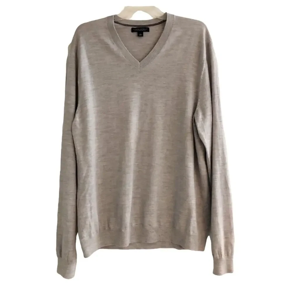 Banana Republic mens 100% Merino Wool V neck sweater XL Grey Preppy Pullover